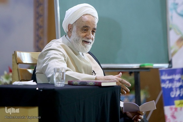 حجت الاسلام محسن قرائتی، رئیس ستاد اقامه نماز کشور