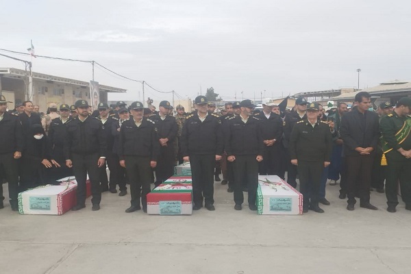 پیکر ۵۷ شهید گمنام از مرز مهران وارد میهن شد