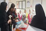 عکس | تقدیر دانش‌آموزان از پرستاران اسدآبادی
