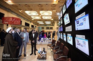 باقری‌کنی از غرفه ایکنا بازدید کرد