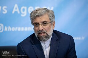 نگاه کردن به خط قرآن دارای اثرات بسیار زیادی است