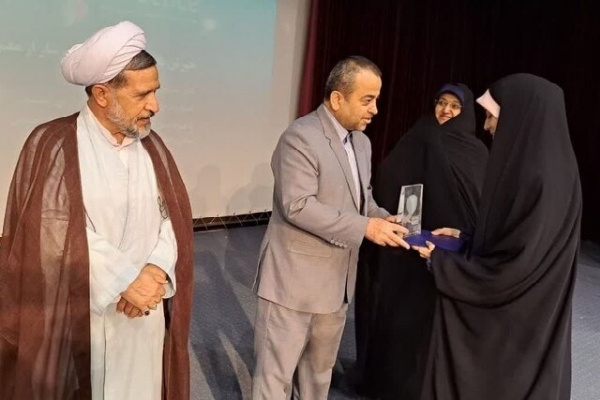 تجلیل از ۲۶ بانوی تأثیرگذار خراسانجنوبی تجلیل از ۲۶ بانوی تأثیرگذار خراسانجنوبی