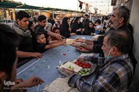 ارائه خدمات ۳ موکب مردمی مرز شلمچه برای روز عرفه