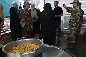 عکس | بازدید نماینده ولی فقیه در کردستان از موکب‌های سنندج