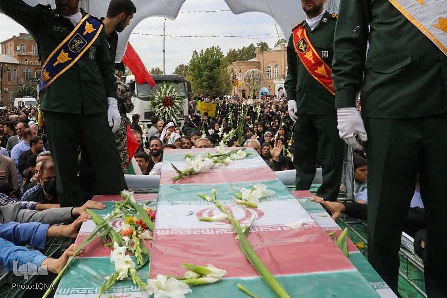 تشییع پیکر مطهر ۲۳ شهید دفاع مقدس در ارومیه‎