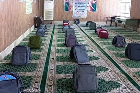 اهدای بسته‌های نوشت‌افزار به فرزندان زندانیان کهگیلویه‌وبویراحمد