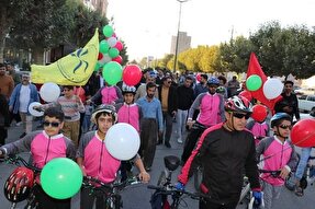 شانزدهمین جشنواره تئاتر خیابانی مریوان کار خود را آغاز کرد