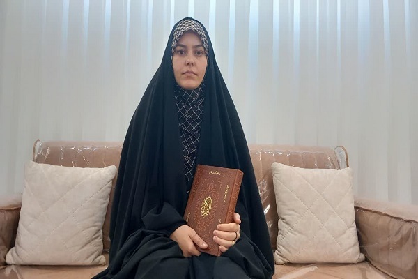 فاطمه خوش خو مربی حفظ قرآن کریم در خراسان جنوبی