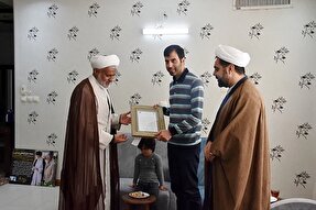 مدیرکل اوقاف و امورخیریه یزد از نخبه قرآنی این استان تجلیل کرد