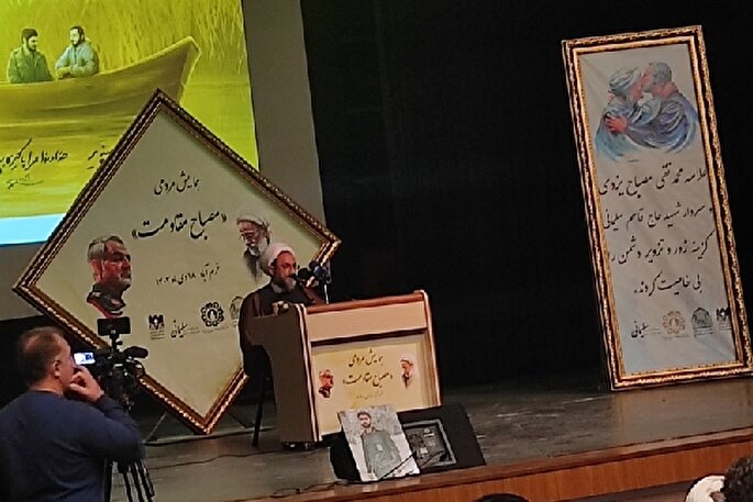 ملت ایران در آزمایش‌های سخت پای انقلاب ایستاده‌اند