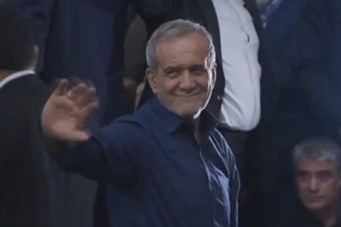 استقبال اهالی روستای کلوخی از رئیس‌جمهور + فیلم