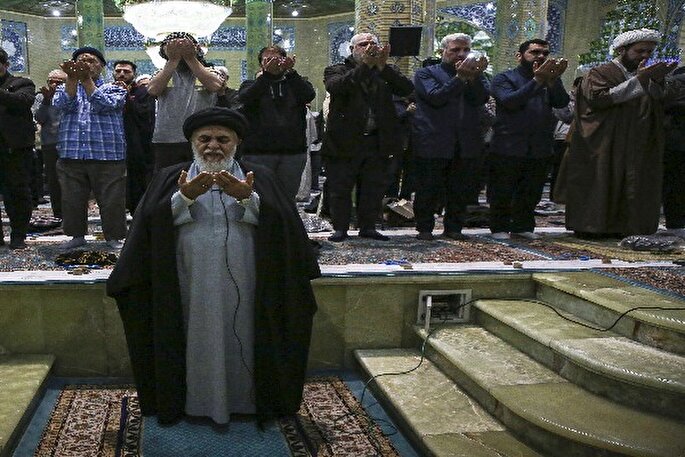 عکس | اقامه نمازهای جماعت مراسم اعتکاف در میعادگاه منتظران