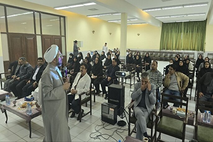 کارگاه آموزشی «باورهای آرام‌ساز در زندگی حضرت علی(ع)» برگزار شد