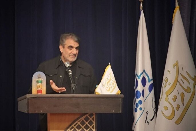 درک چرایی قیام عاشورا راهی برای مقابله با بحران‌های جهانی است