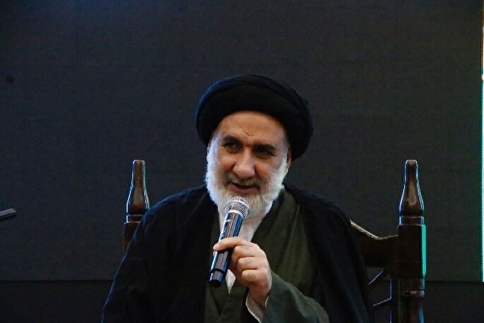 ملت ایران با دلاورمردی‌‌ و جوانمردی توانسته سرپا بماند