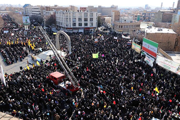 راهپیمایی 22 بهمن تبریز