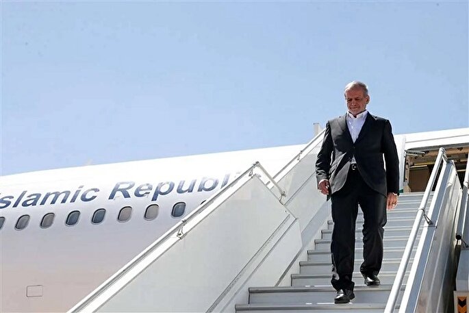 پزشکیان وارد بوشهر شد