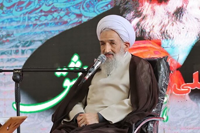 علامه حسن‌زاده آملی ذوب در ولایت و انقلاب اسلامی بود + عکس