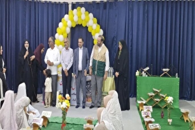 محفل انس با قرآن در دبیرستان دخترانه حنان هرمزگان برگزار شد