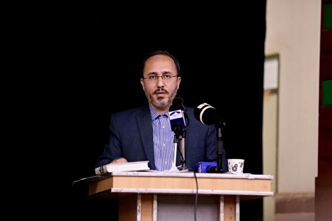 تبیین فعالیت‌های دولت و اعتماد‌سازی از وظایف مدیران و رسانه‌هاست