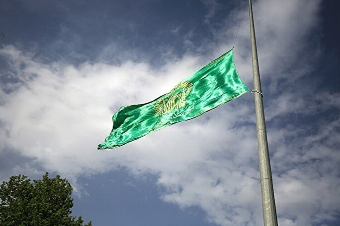 اهتزاز پرچم متبرک به نام امام رضا(ع) در همدان