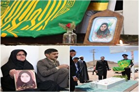 دیدار خادمان حرم مطهر رضوی با خانواده تنها شهید روستای کهنوج معزآباد