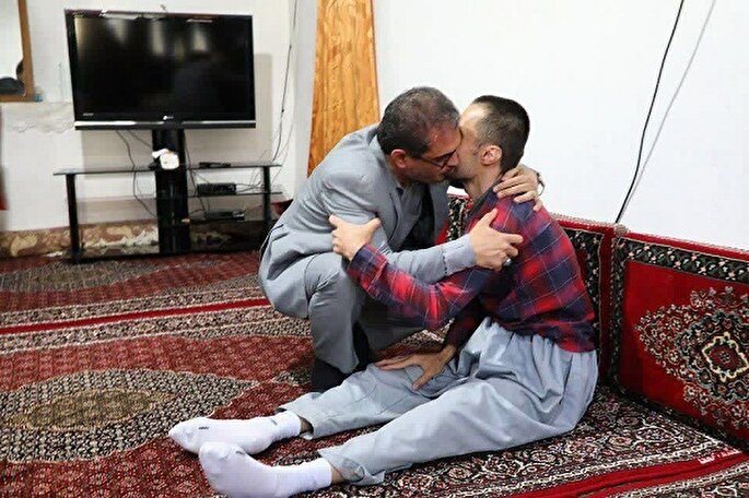 عکس | تقدیر استاندار کردستان از توانخواه حافظ قرآن سنندجی