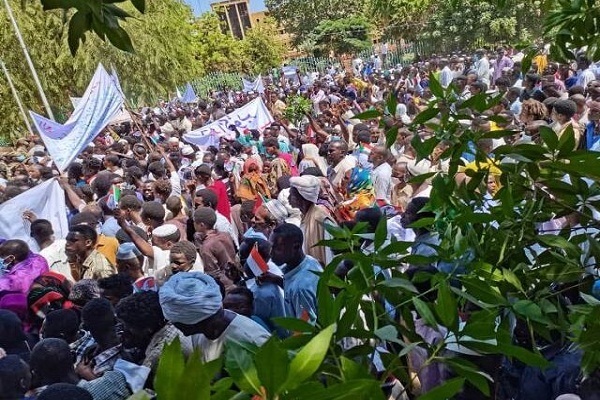 رسانه سودانی: بانوان سودانی کل قرآن را در 99 روز حفظ کردند