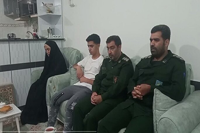 جانشین سپاه سردشت با خانواده شهید رمضانی دیدار کرد
