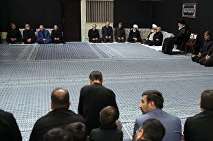 برگزاری مراسم عزاداری شب عاشورا با حضور رهبر معظم انقلاب