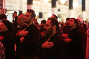 عکس | عزاداری زائران حرم حضرت معصومه(س) در سوگ امام سجاد(ع)