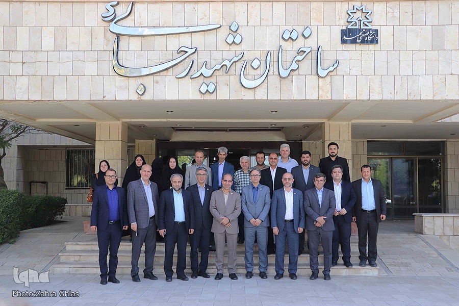 نشست هم اندیشی فعالان زیست بوم فناوری و نوآوری آذربایجان‌شرقی