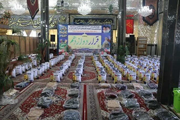 ۶۹۴ بسته تحصیلی در آذربایجان غربی توزیع شد