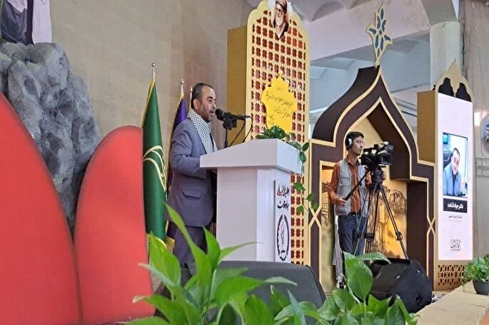 مقام معظم رهبری روحیه جهادی را در خدمت به مردم معنا کردند