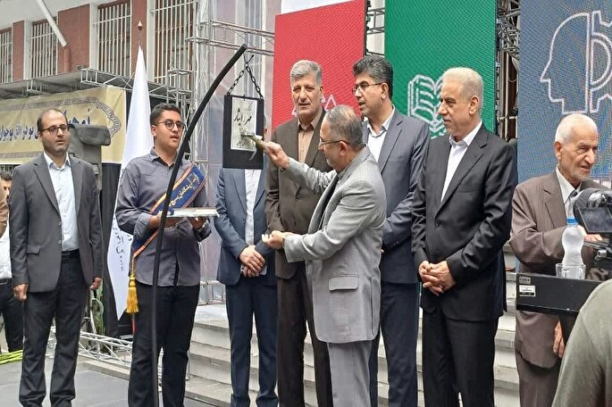 نواخته شدن زنگ «مهر و ایثار» در مدارس گیلان