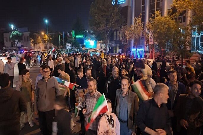 عکس | جشن مردمی در پی حملات موشکی سپاه به اسرائیل