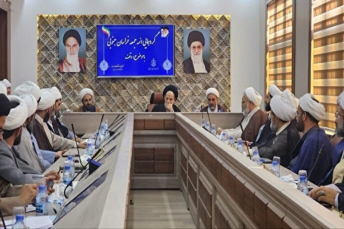 استکبار در مسیر نابودی است