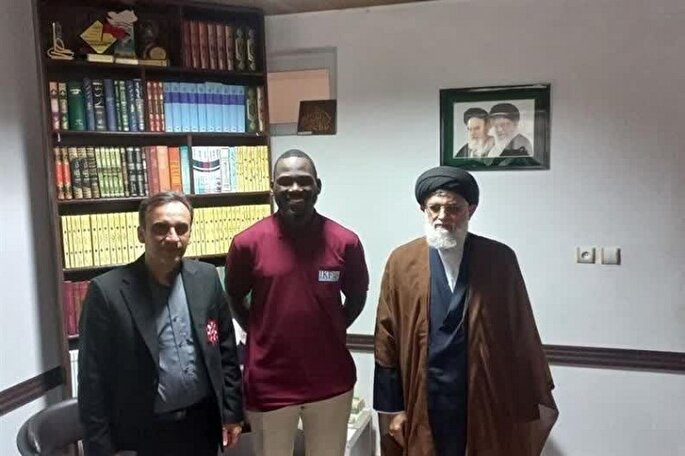 داور كنیایی در انزلی به دین اسلام مشرف شد