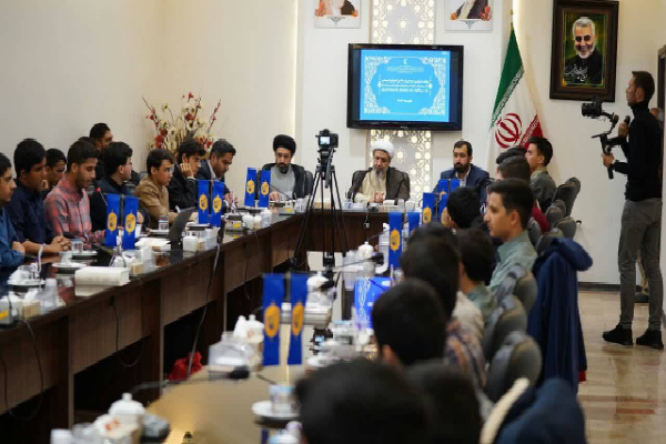 انتقادات منصفانه نسل جوان باید شنیده شود