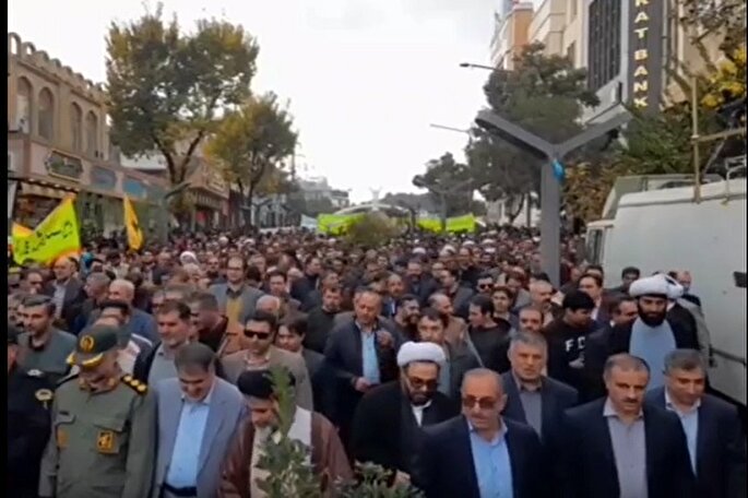 راهپیمایی یوم‌الله ۱۳ آبان در کردستان برگزار شد
