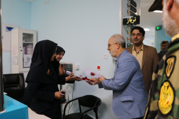 قدردانی استاندار کرمان از زحمات و تلاش‌های پرستاران