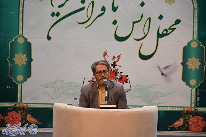 عکس | برگزاری محفل انس با قرآن در دانشگاه کردستان