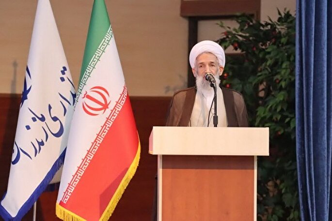 استانداران زیر چتر خدمت عمل کنند