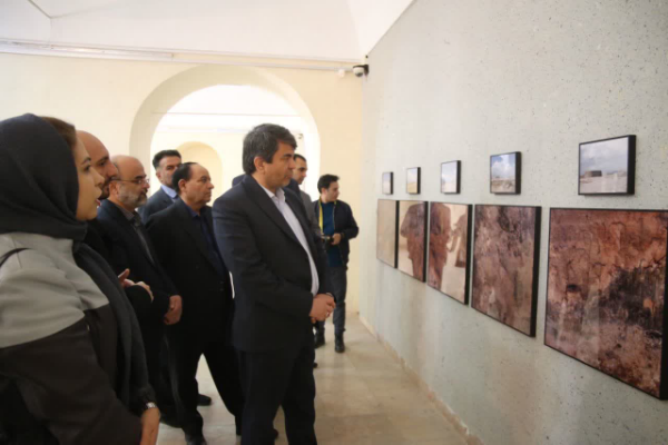 بازديد استاندار کرمان از موزه هنرهای معاصر کرمان