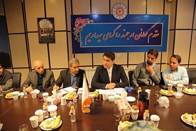 ادارات مکلف به خرید تولیدات صنایع دستی معلولان هستند