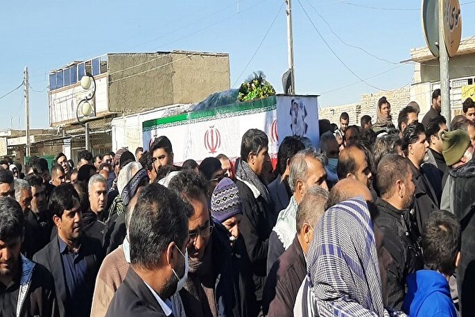 تشییع پیکر مطهر شهید «محمدرضا نورا» در شهر بنجار سیستان + عکس