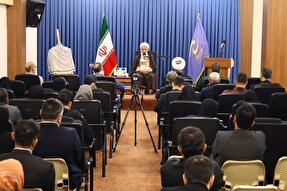 لزوم شناسایی هنرمندان متعهد و تقویت استعدادهای حوزه هنر و شعر