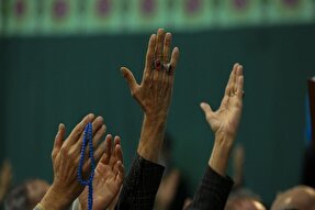 عکس | توسل به حریم کبریا در مسجد جمکران