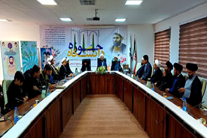 نشست هماهنگی گرامیداشت سالروز وحدت حوزه و دانشگاه در زرند برگزار شد