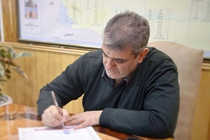 12 فروردین نماد عزت، استقلال ملت ایران است